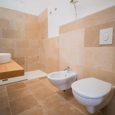 Palazzo Lavi 1923 Oda ve Kahvaltı Trani